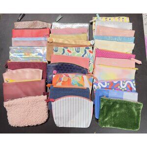 43 Ipsy Glam Bag Cosmetic Makeup Case Zip Pouch With 7 Draw String Bags